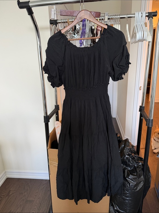 OAK + FORT Dresses & Skirts - OAK + FORT Black Puff-Sleeve Smocked Midi Dress